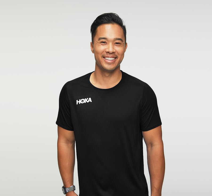 Hoka One One Mens Tops - Performance Short Sleeve - Black - VRIN69874
